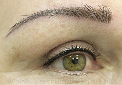 Перманентный макияж бровей